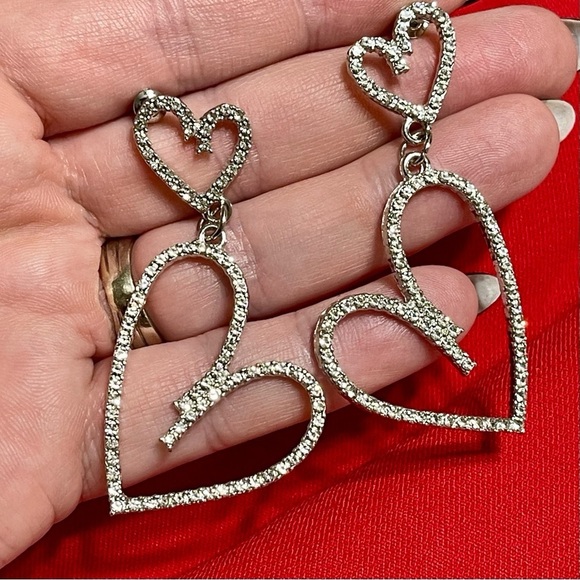 Silver Rhinestone Heart Drop Dangle Crystal Earrings NWT - Picture 8 of 8